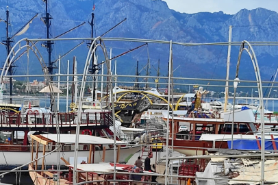 KEMER'DE YAZA HAZIRLANAN TEKNELERDE SONA GELİNDİ.