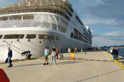 BODRUM YILIN İLK CRUİSE GEMİSİNİ KARŞILADI