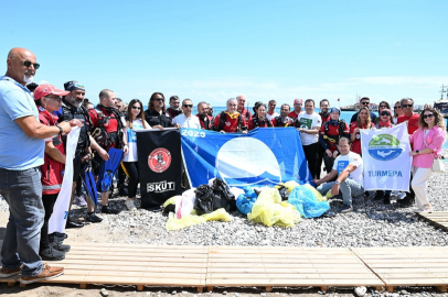 KEMER'DE DENİZ DİBİ VE SAHİL TEMİZLİĞİ YAPILDI
