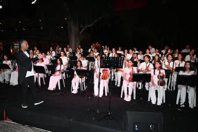 GENÇLİK ORKESTRASI’NDAN SOKAK HAYVANLARI İÇİN ANLAMLI KONSER