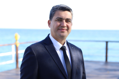 OKAY ÇELİK ADAYLIĞINI AÇIKLADI